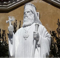 Statue von Chrysostomos von Smyrna Ano Glyfada 24-5-2015.