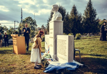 Αποκαλυπτήρια της προτομής του Λόρδου Βύρωνα (στη μνήμη του φιλέλληνα-ποιητή) στην κεντρική πλατεία της Ζίτσας Ιωαννίνων.